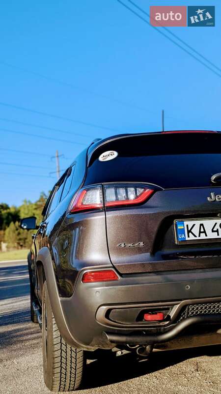Внедорожник / Кроссовер Jeep Cherokee 2018 в Славутиче