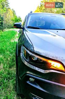 Позашляховик / Кросовер Jeep Cherokee 2018 в 