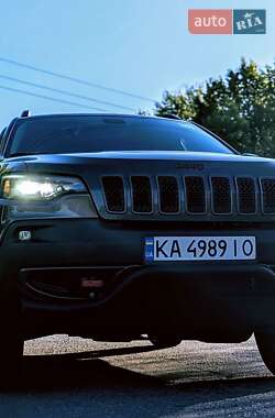 Позашляховик / Кросовер Jeep Cherokee 2018 в 
