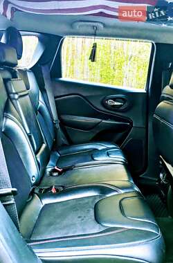 Позашляховик / Кросовер Jeep Cherokee 2018 в 