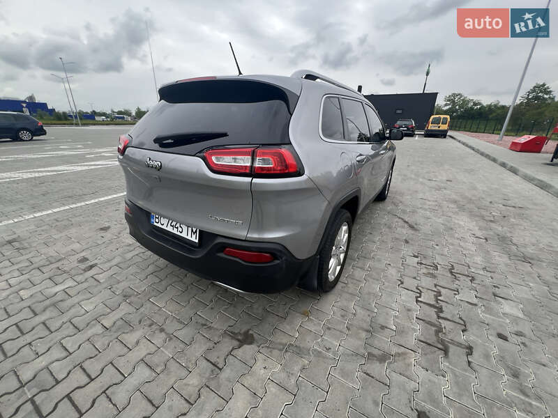 Позашляховик / Кросовер Jeep Cherokee 2015 в Стрию