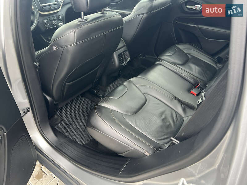 Позашляховик / Кросовер Jeep Cherokee 2015 в Стрию