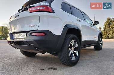 Внедорожник / Кроссовер Jeep Cherokee 2015 в 