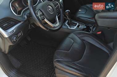 Внедорожник / Кроссовер Jeep Cherokee 2015 в 