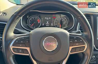 Внедорожник / Кроссовер Jeep Cherokee 2020 в 