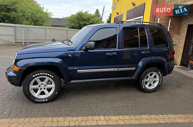 Внедорожник / Кроссовер Jeep Cherokee 2005 в 