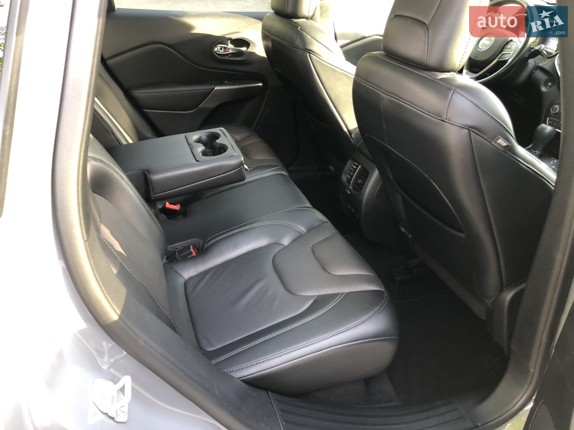 2020 Jeep Cherokee - мініатюра 14