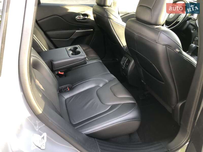 Позашляховик / Кросовер Jeep Cherokee 2020 в Ірпені