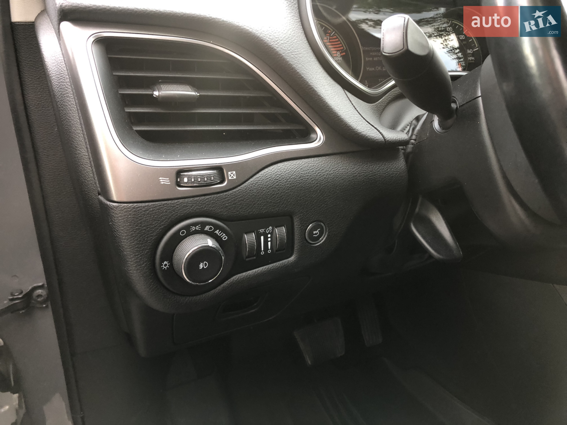 2020 Jeep Cherokee - мініатюра 20