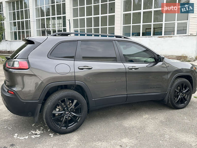Внедорожник / Кроссовер Jeep Cherokee 2020 в Киеве