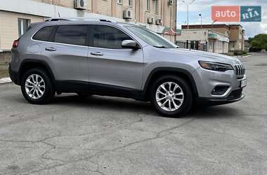 Позашляховик / Кросовер Jeep Cherokee 2019 в 
