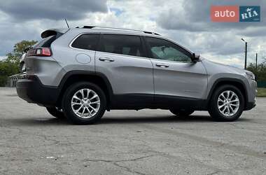 Позашляховик / Кросовер Jeep Cherokee 2019 в 