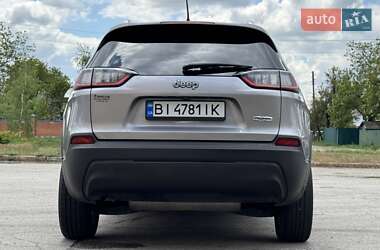 Позашляховик / Кросовер Jeep Cherokee 2019 в 