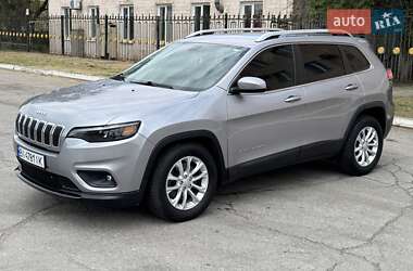 Позашляховик / Кросовер Jeep Cherokee 2019 в 
