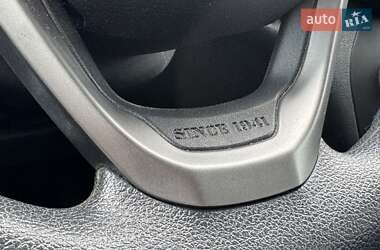 Позашляховик / Кросовер Jeep Cherokee 2019 в 