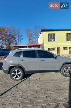 Внедорожник / Кроссовер Jeep Cherokee 2019 в 