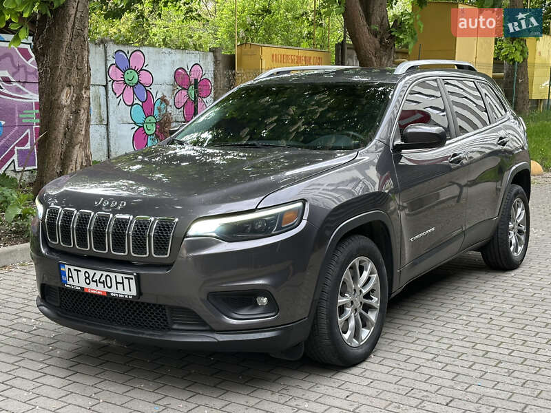 Внедорожник / Кроссовер Jeep Cherokee 2018 в 