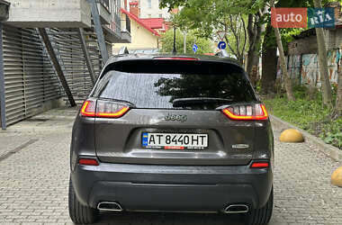 Внедорожник / Кроссовер Jeep Cherokee 2018 в 