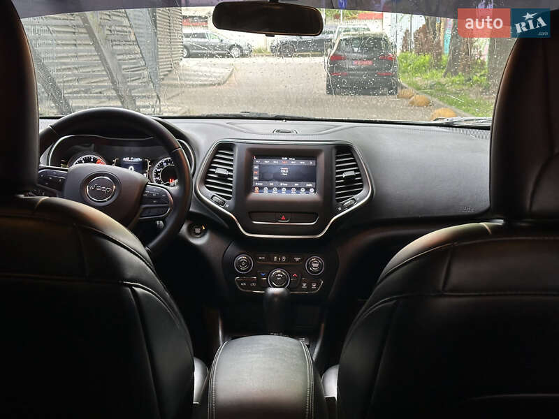 Позашляховик / Кросовер Jeep Cherokee 2018 в Львові