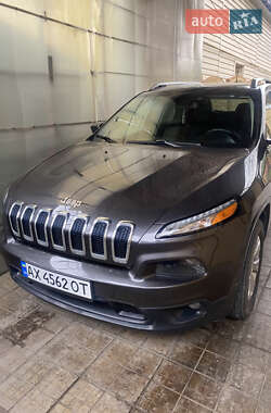 Внедорожник / Кроссовер Jeep Cherokee 2015 в Харькове