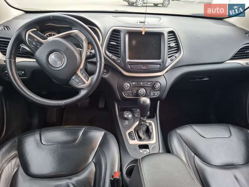 Позашляховик / Кросовер Jeep Cherokee 2015 в Чернівцях