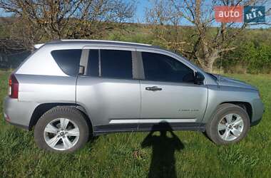 Позашляховик / Кросовер Jeep Cherokee 2016 в 