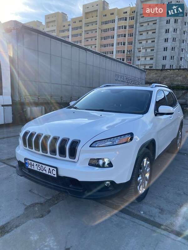 Позашляховик / Кросовер Jeep Cherokee 2015 в 