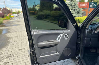 Позашляховик / Кросовер Jeep Cherokee 2003 в 