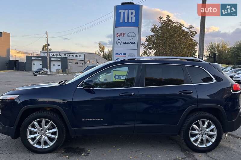 Внедорожник / Кроссовер Jeep Cherokee 2015 в Виннице