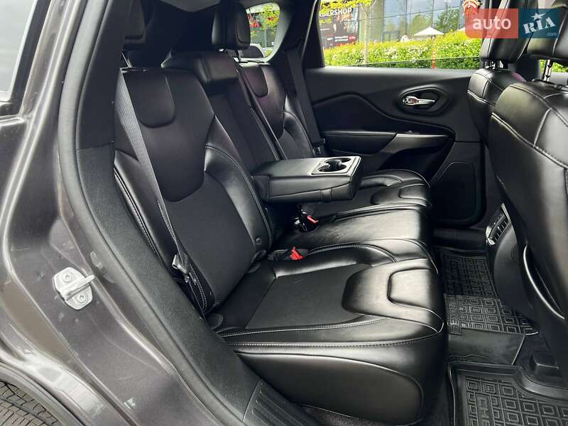 Позашляховик / Кросовер Jeep Cherokee 2018 в Києві