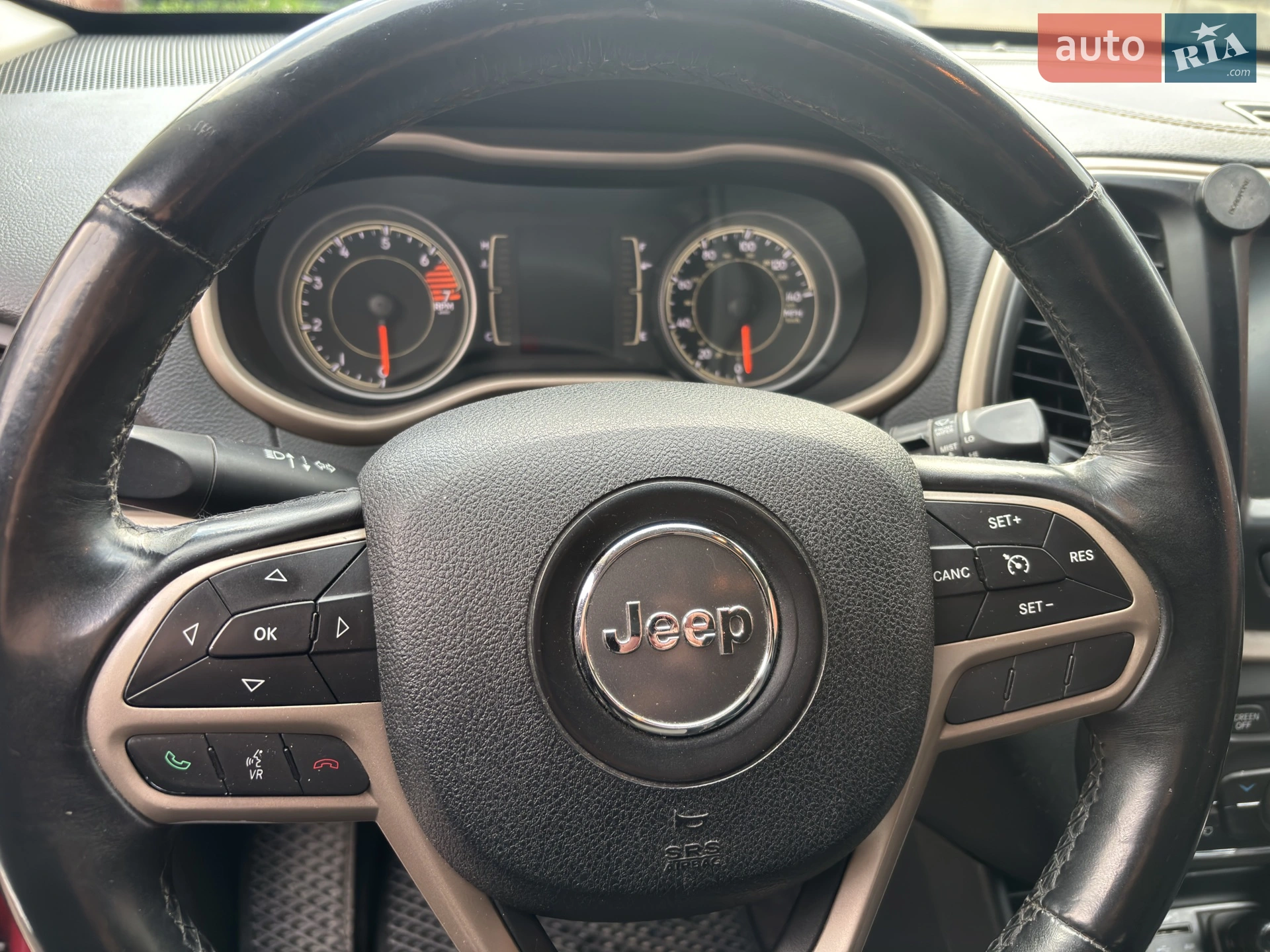 2016 Jeep Cherokee - мініатюра 2