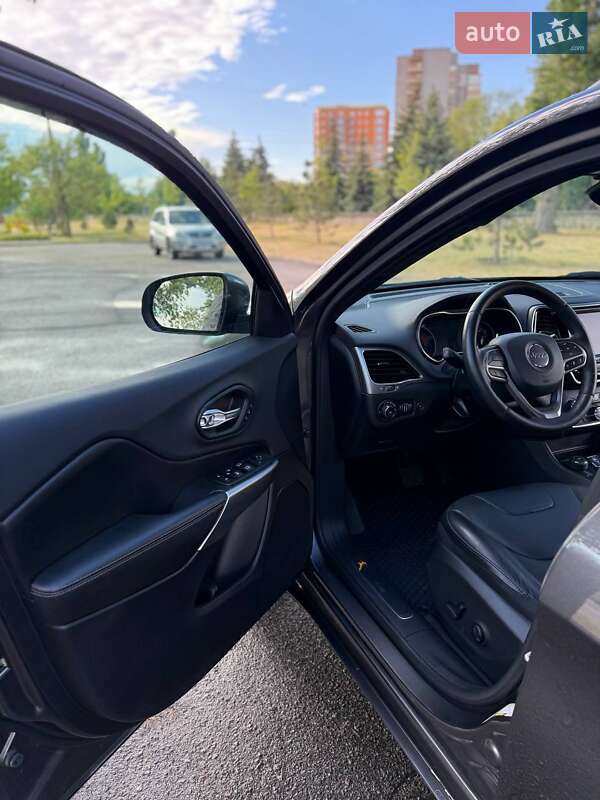 Позашляховик / Кросовер Jeep Cherokee 2019 в Кременчуці