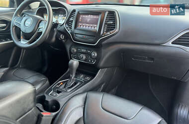 Внедорожник / Кроссовер Jeep Cherokee 2020 в 
