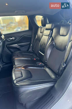 Внедорожник / Кроссовер Jeep Cherokee 2020 в 