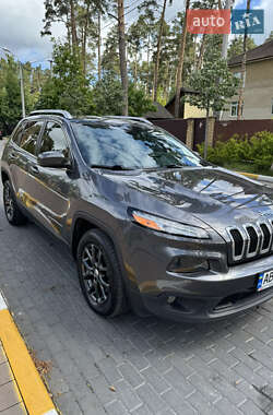 Позашляховик / Кросовер Jeep Cherokee 2016 в 