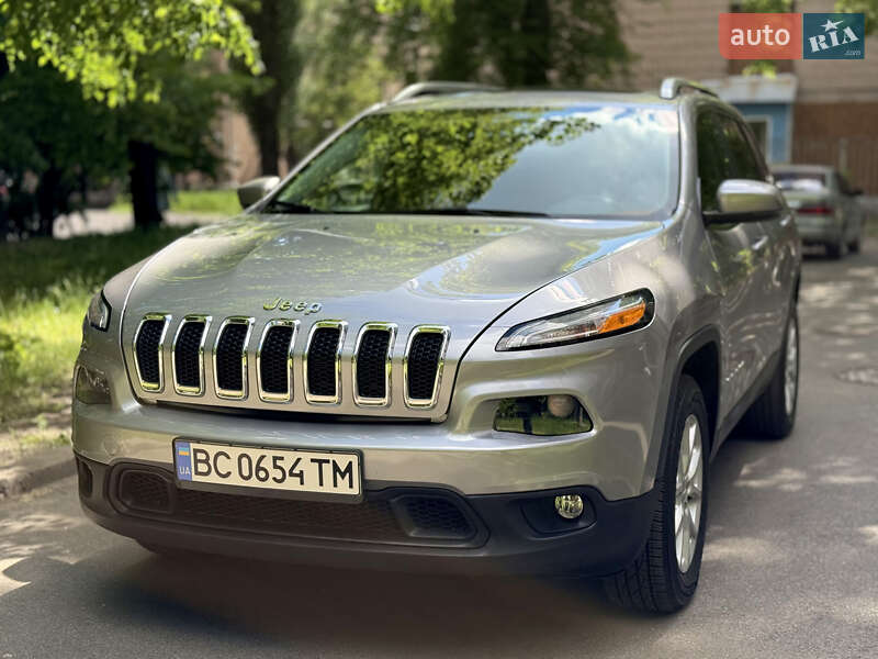 Позашляховик / Кросовер Jeep Cherokee 2017 в 