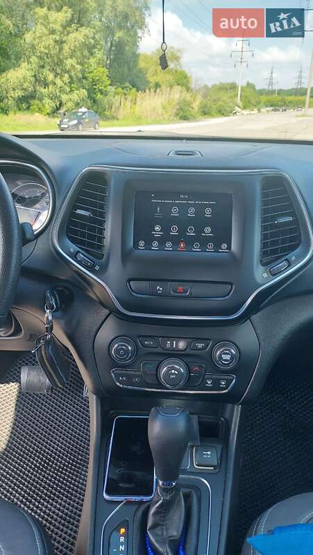 Внедорожник / Кроссовер Jeep Cherokee 2018 в Полтаве