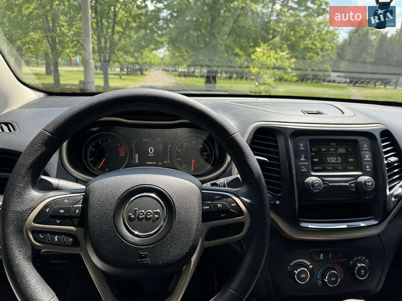 Внедорожник / Кроссовер Jeep Cherokee 2017 в Кривом Роге
