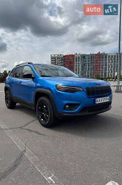 Внедорожник / Кроссовер Jeep Cherokee 2022 в Киеве