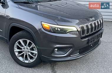 Внедорожник / Кроссовер Jeep Cherokee 2022 в 