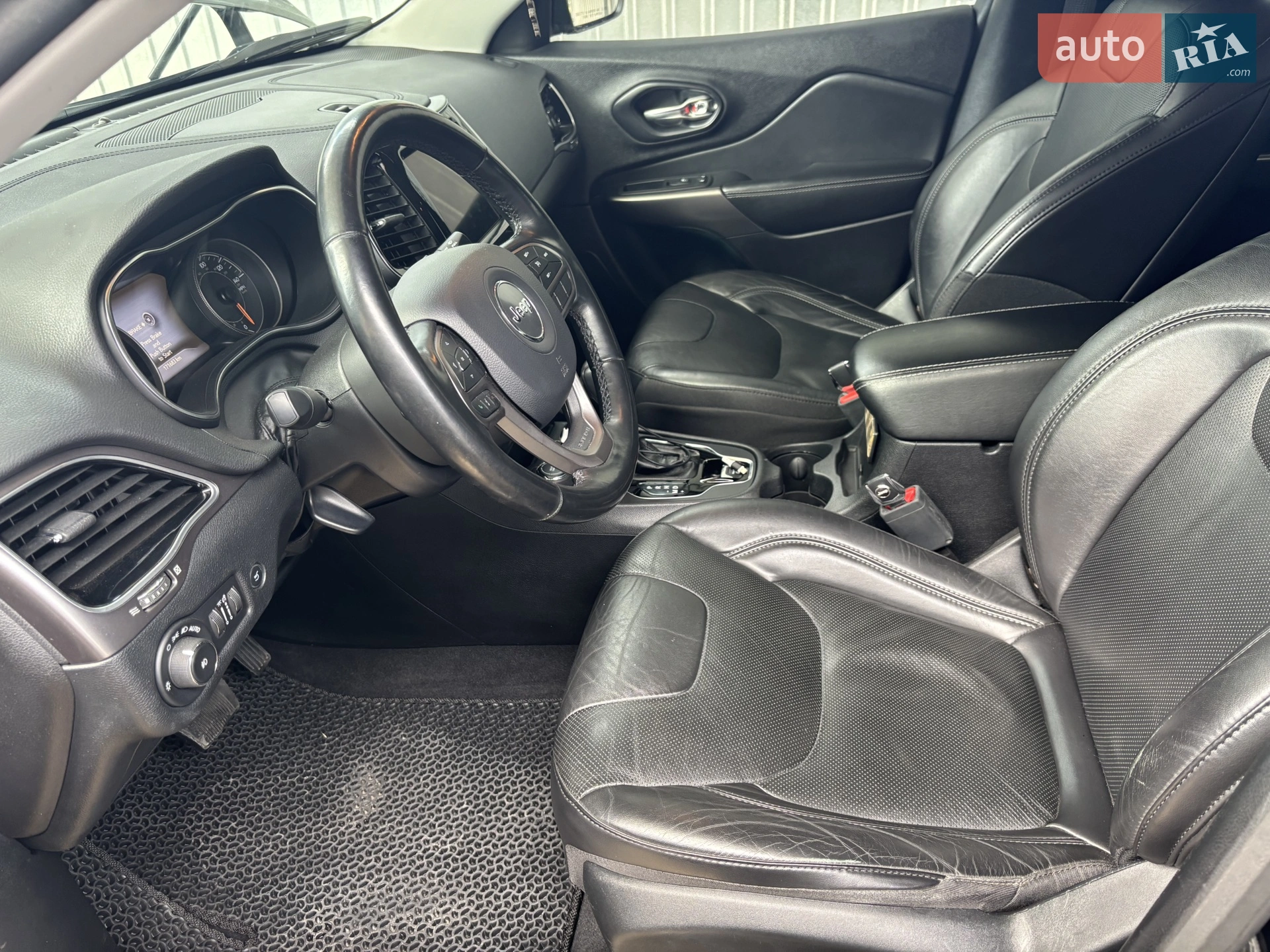2019 Jeep Cherokee - мініатюра 17