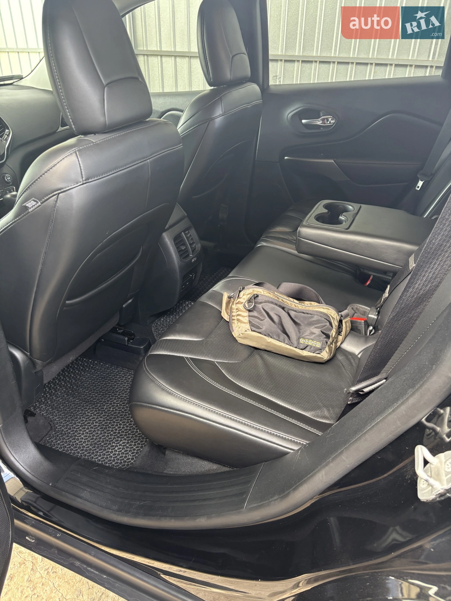 2019 Jeep Cherokee - мініатюра 25