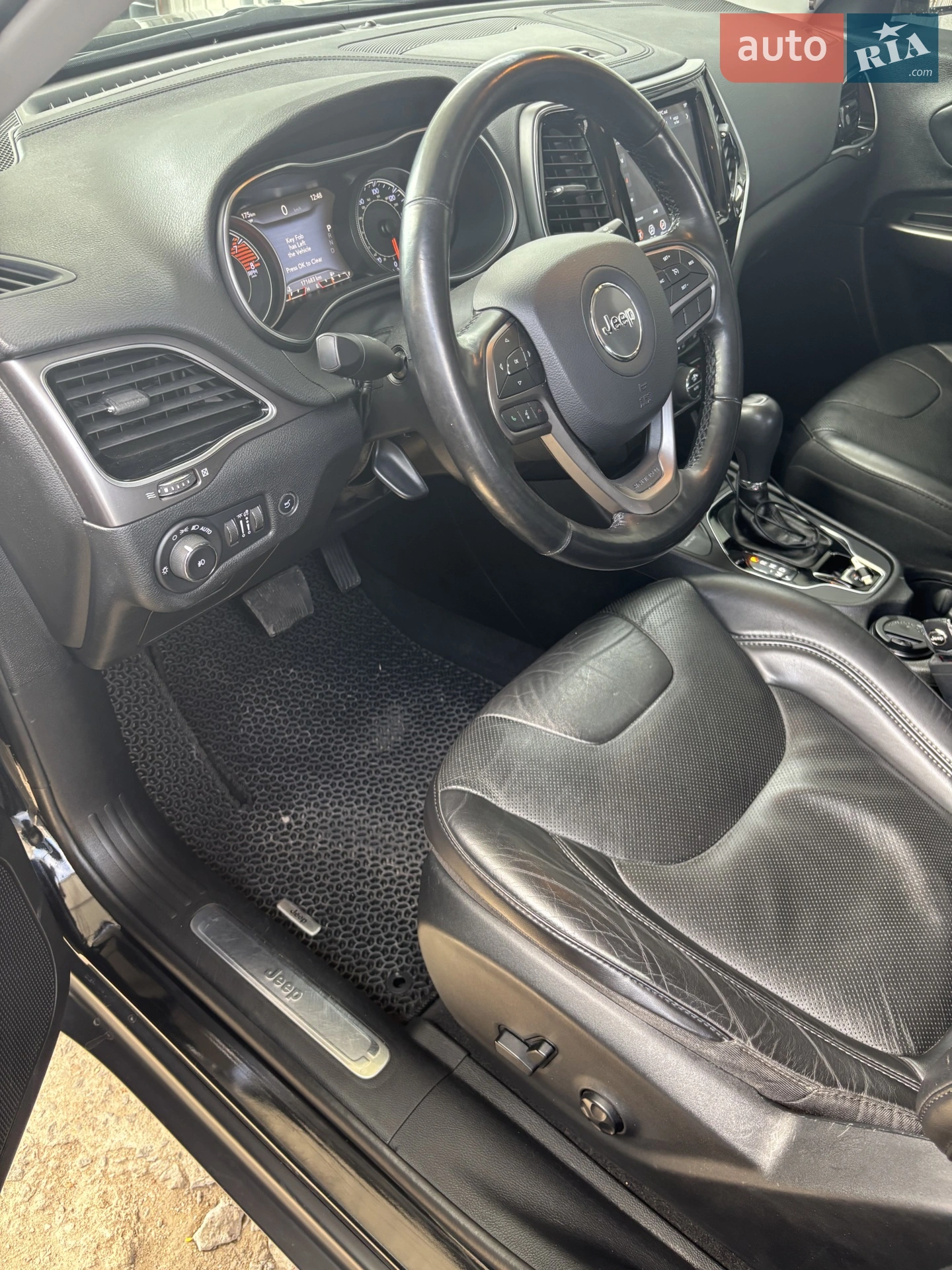 2019 Jeep Cherokee - мініатюра 28