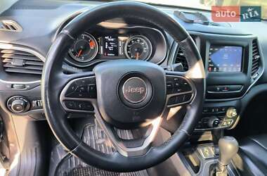 Внедорожник / Кроссовер Jeep Cherokee 2018 в 