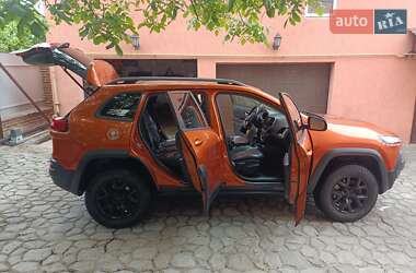 Внедорожник / Кроссовер Jeep Cherokee 2015 в 