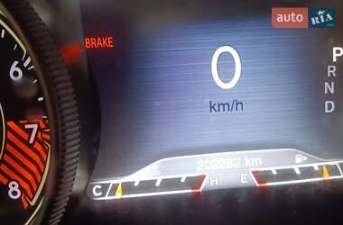 Внедорожник / Кроссовер Jeep Cherokee 2015 в 