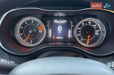 Позашляховик / Кросовер Jeep Cherokee 2018 в 