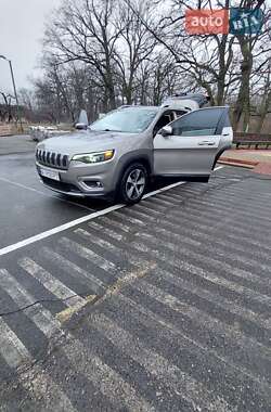 Внедорожник / Кроссовер Jeep Cherokee 2018 в 
