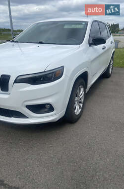 Позашляховик / Кросовер Jeep Cherokee 2019 в 