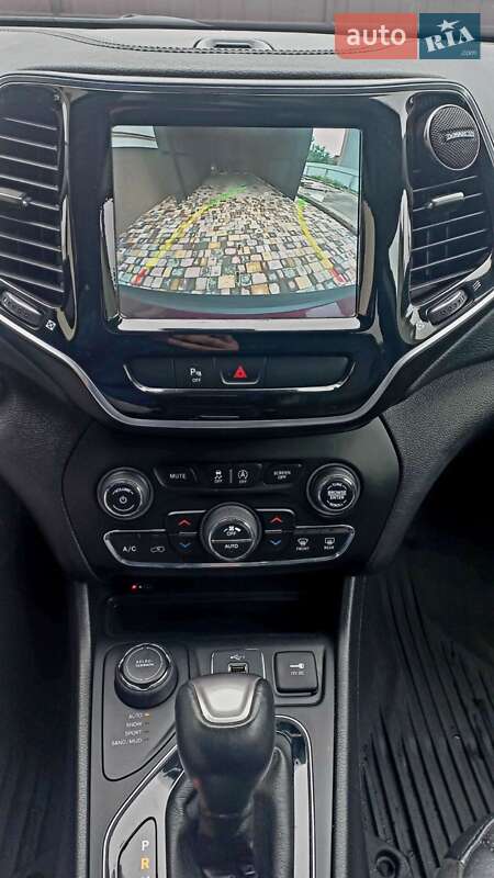 Внедорожник / Кроссовер Jeep Cherokee 2020 в Хмельницком